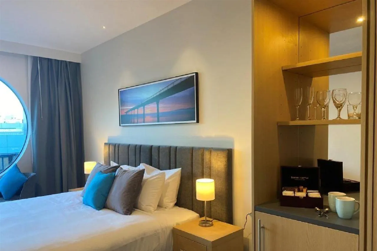 Christchurch City Hotel