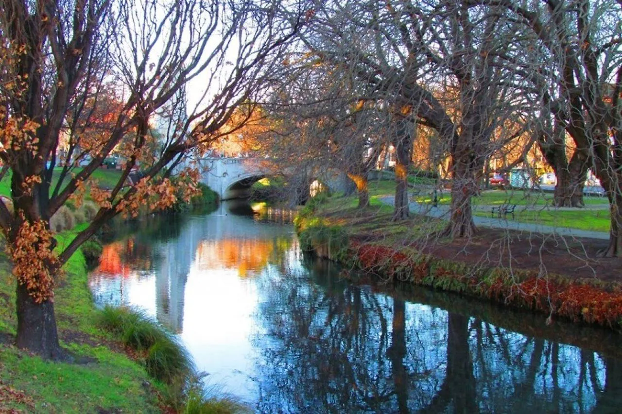 Christchurch City Hotel